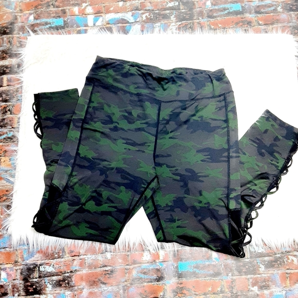 Xcerson Camo Leggings‎ - Picture 1 of 4